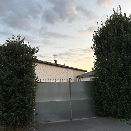 Maisonnette Au Milieu De Vignes Daire Saint-Etienne-des-Oullieres